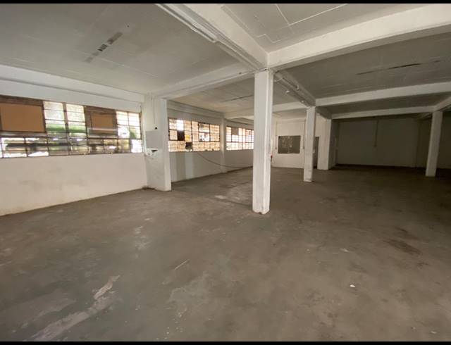 2,210M² WAREHOUSE FOR SALE IN INDUSTRIA NORTH